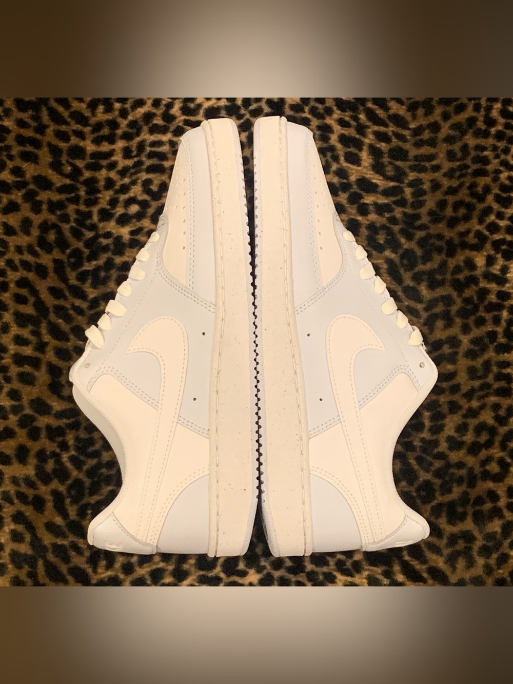 Nike - Picture 4 of 6
